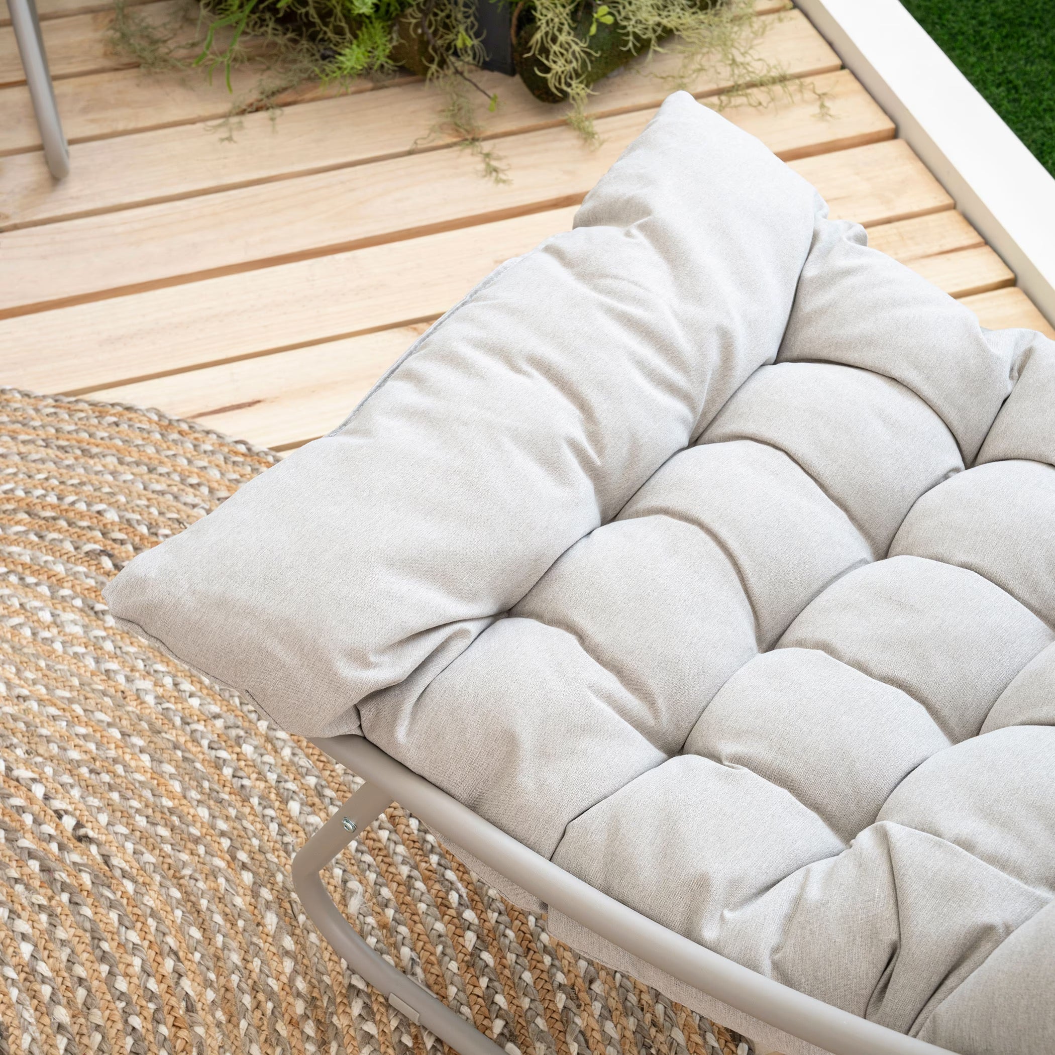 Dryveta Auren 4-Piece Outdoor Sofa Set White Steel Frame